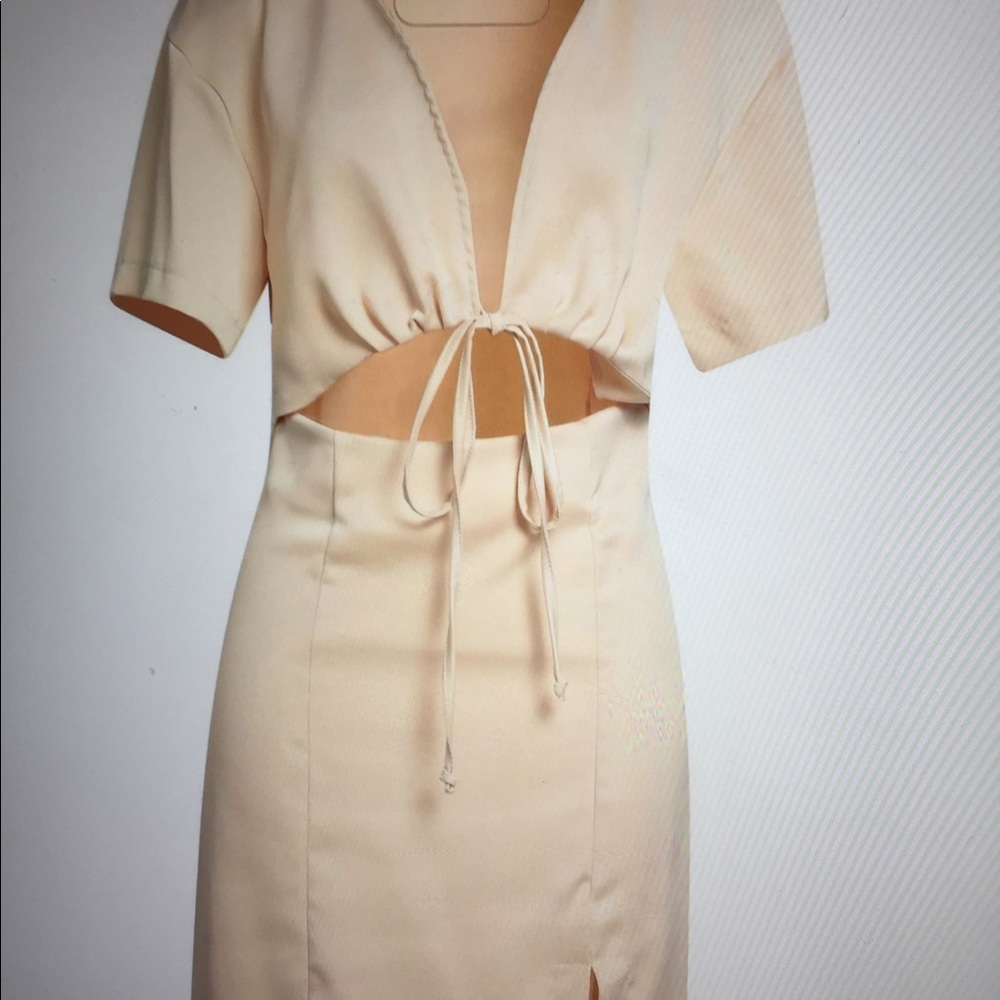 Vanessa Scott open front dress.